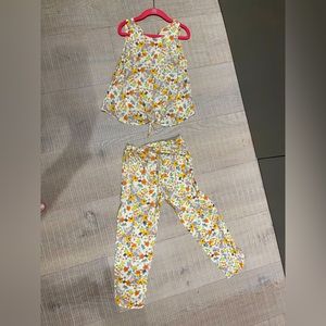 Girls 2 piece outfit. Top and pants.